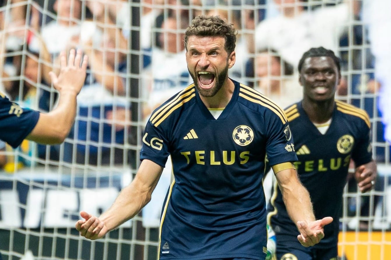 Thomas Müller announces MLS arrival with hat trick, assist in 7-0 win