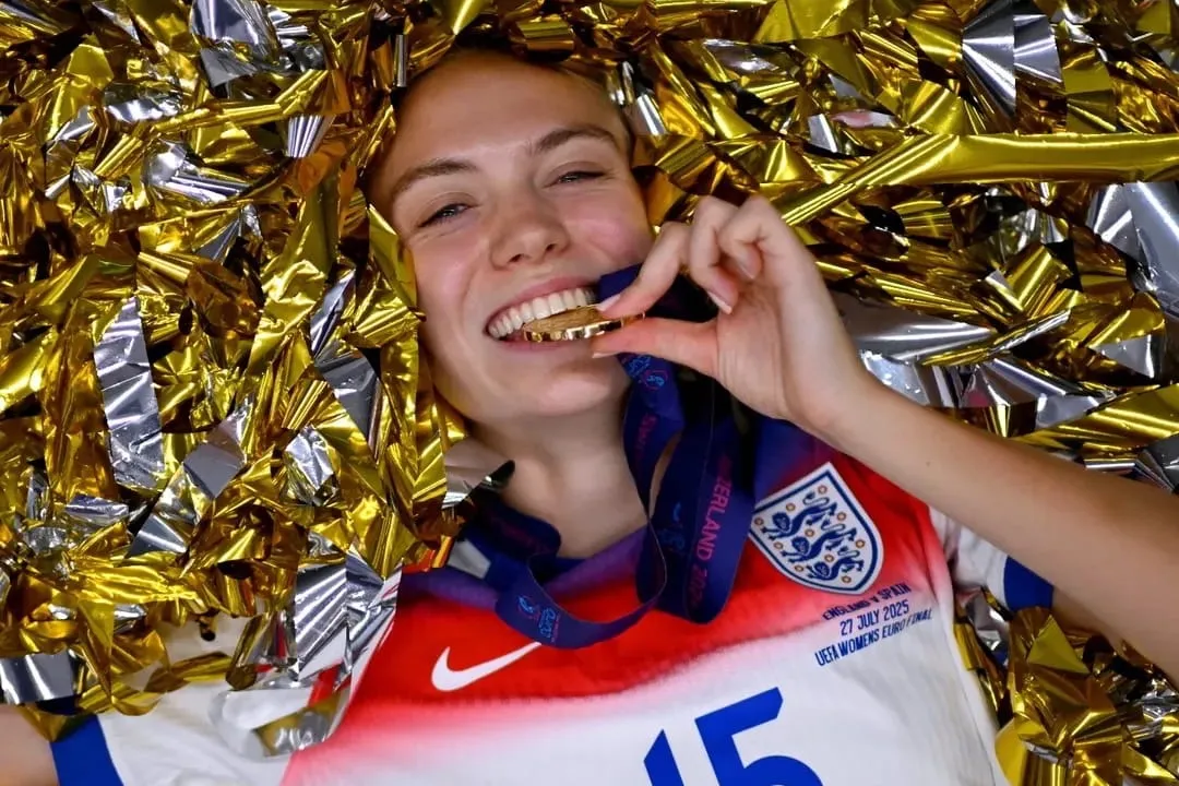 England win back-to-back European Championships