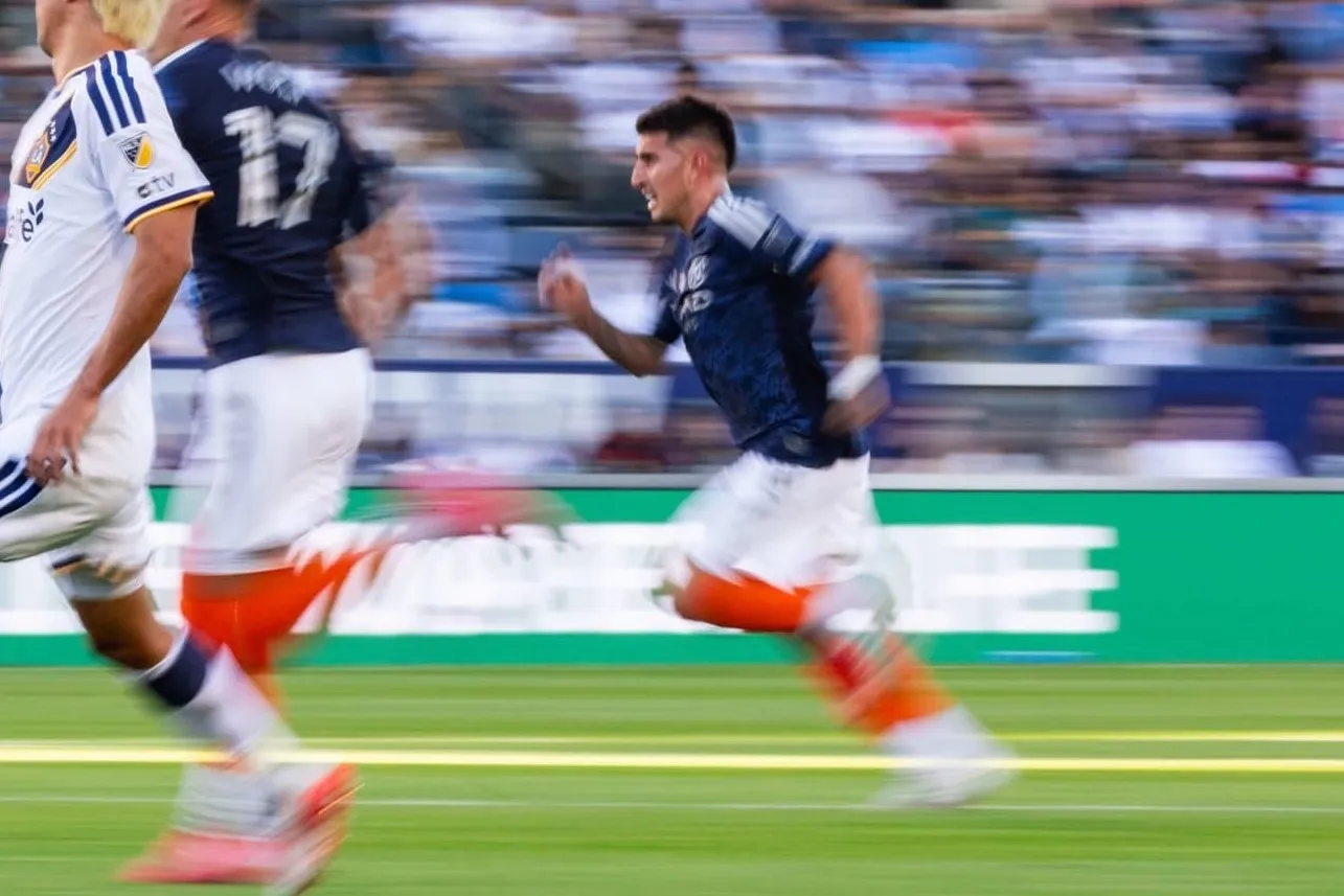 How Nico Fernández Mercau plays striker