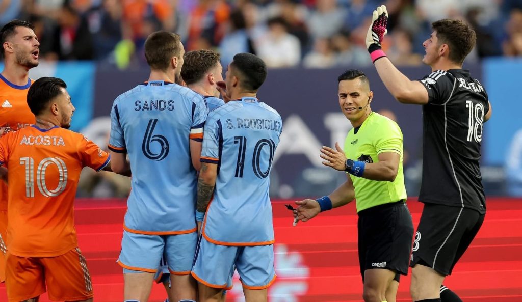 NYCFC’s free fall continues in controversy-filled loss to FC Cincinnati