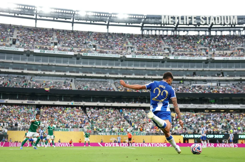 Palmeiras 0 – 0 Porto: 46,725 Watch exciting (if scoreless) draw at MetLife